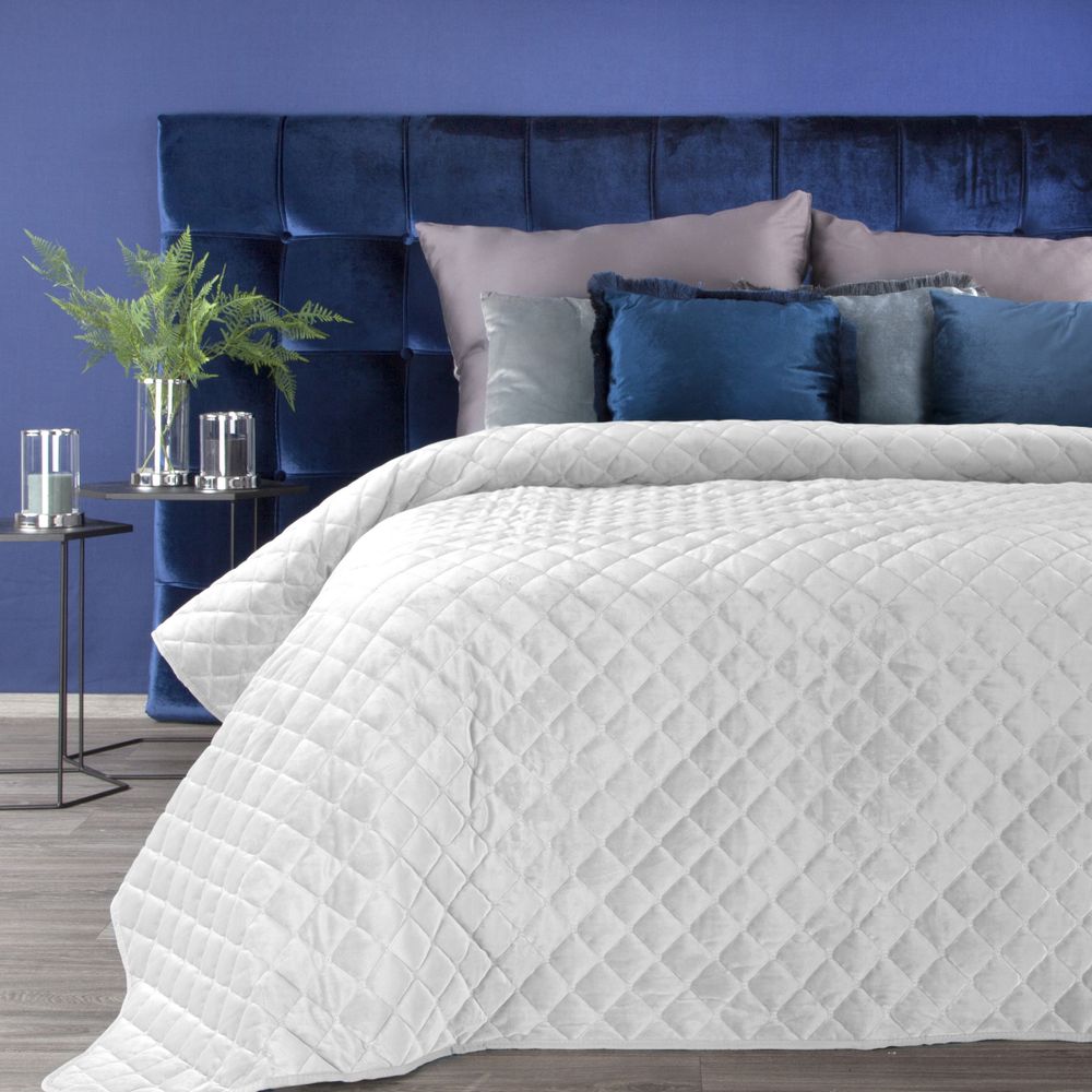 Aksominė lovatiesė “RIA1” balta su/be pagalvėlių užvalkalais