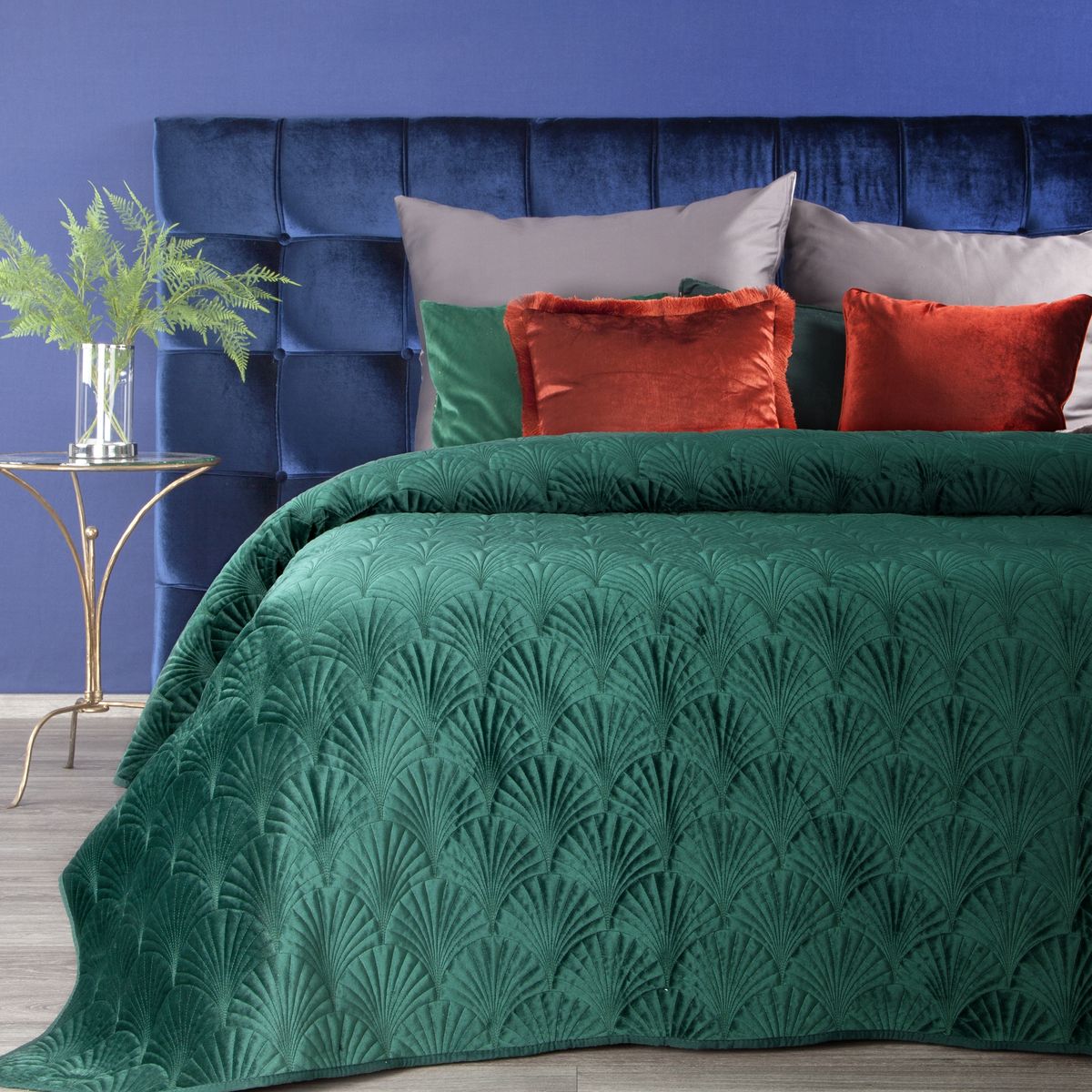 Aksominė lovatiesė “RIA2” emerald su/be pagalvėlių užvalkalais