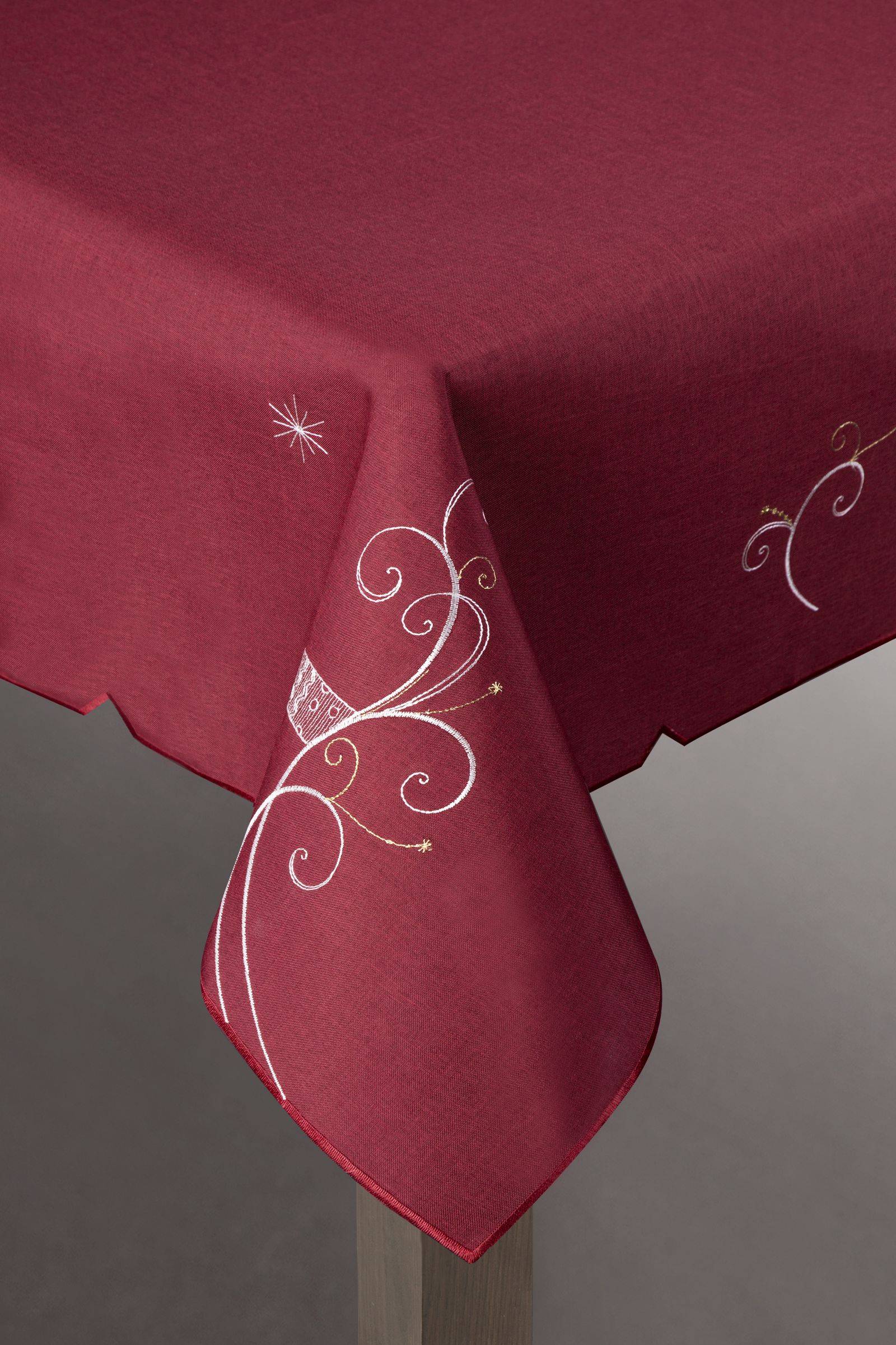 Kalėdinė staltiesė siuvinėta “TEO” 110×160 cm