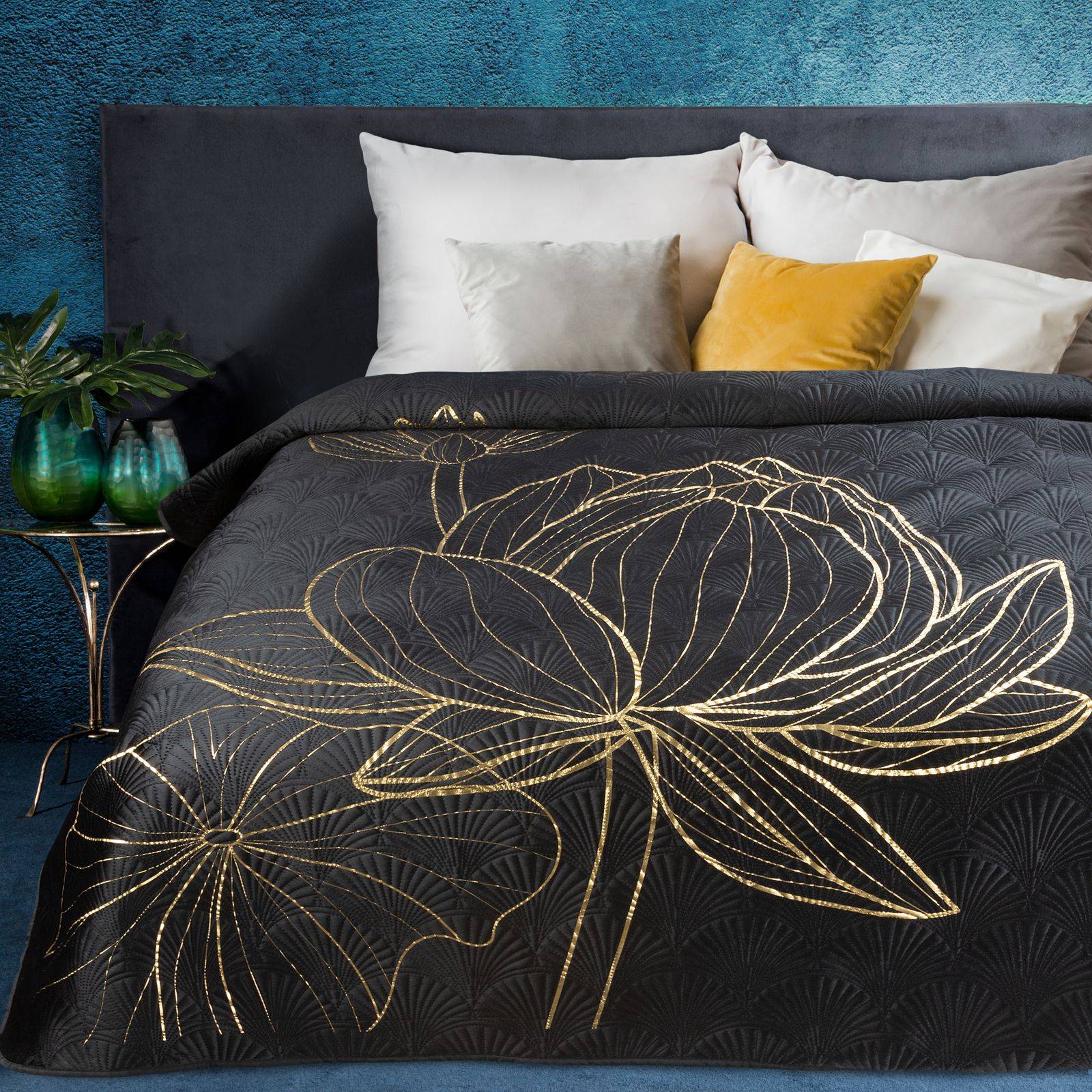 220×240 cm aksominė lovatiesė “Lotos3” black-gold