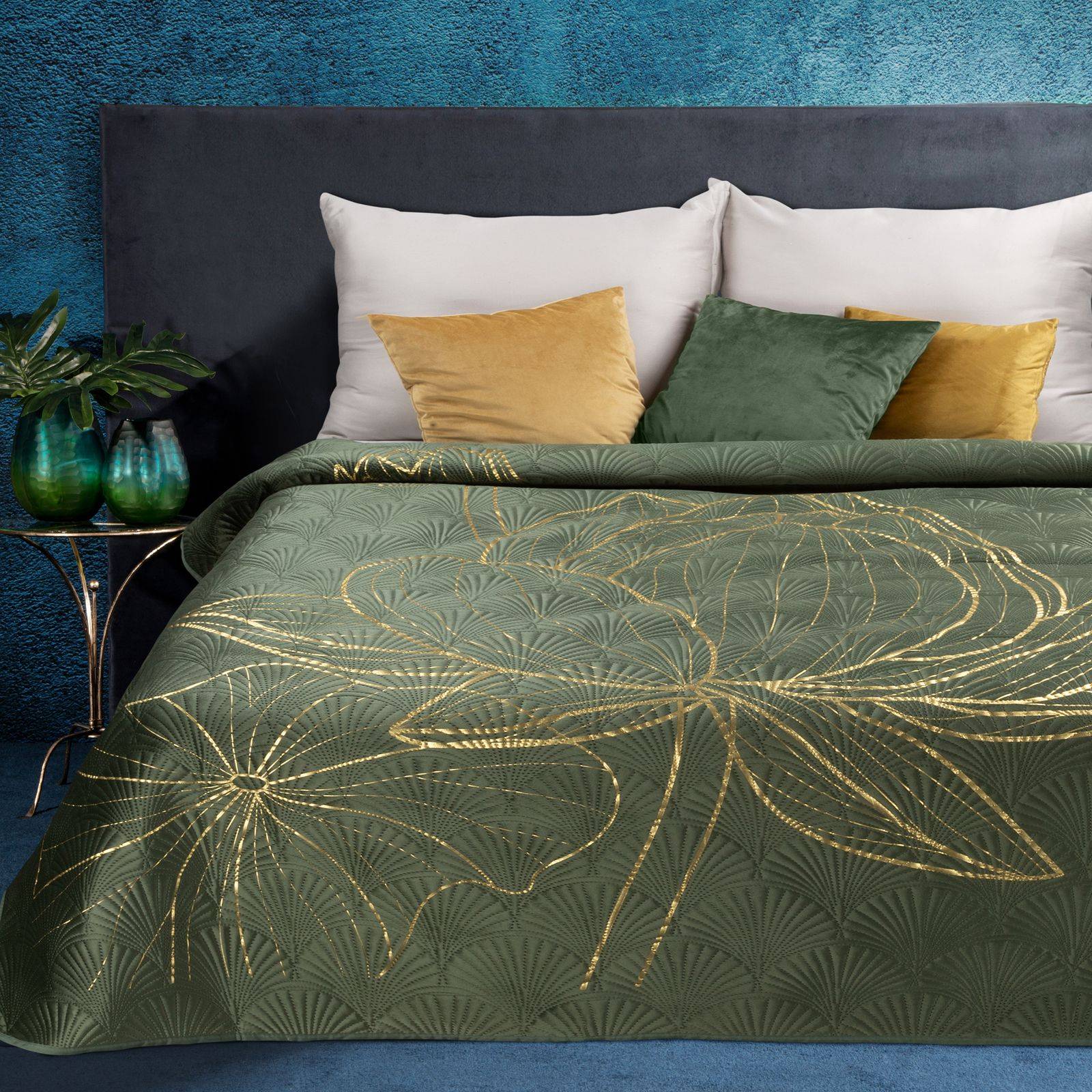 220×240 cm aksominė lovatiesė “Lotos3” olive-gold