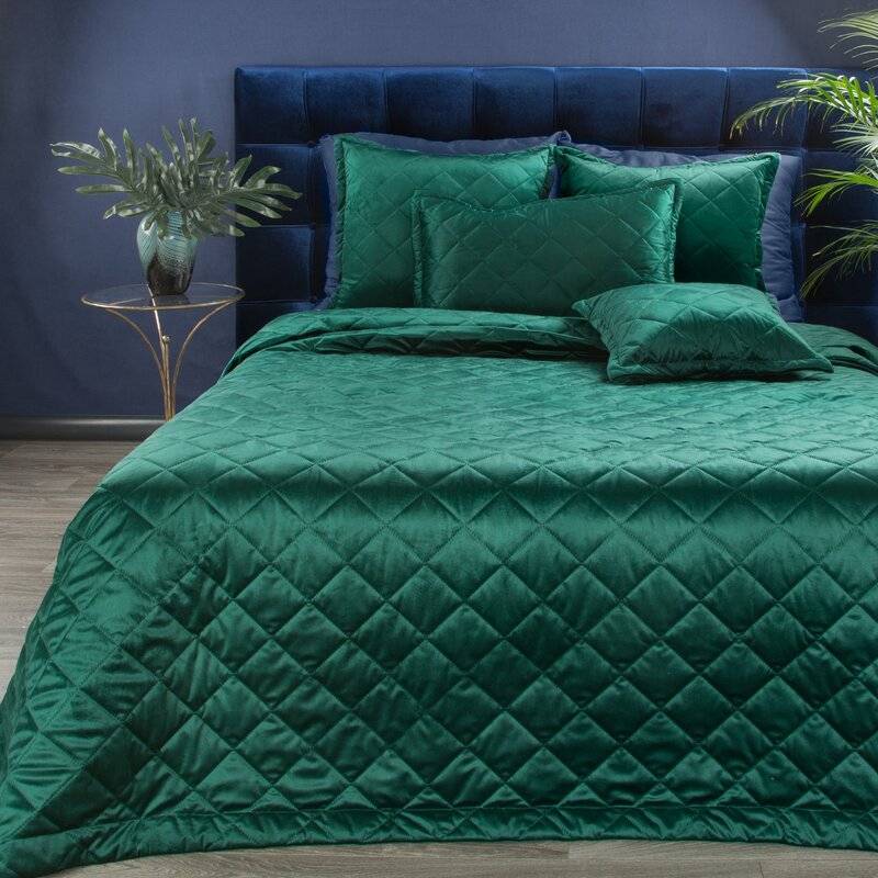 Aksominė lovatiesė “Kristin1” emerald  220×240 cm su/be pagalvėlių užvalkalais