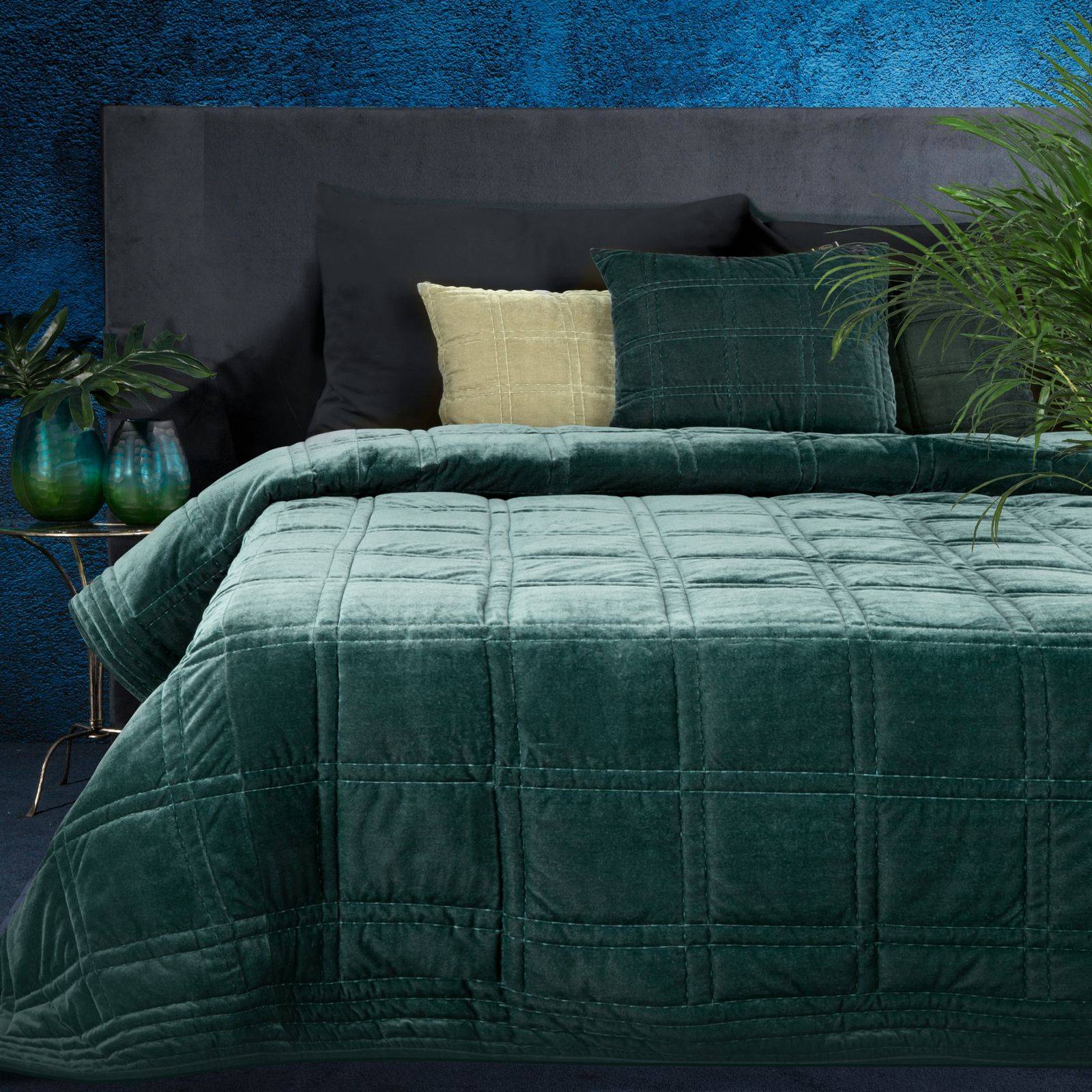Aksominė lovatiesė “Kristin2” dark mint su/be pagalvėlių užvalkalais, įvairių dydžių