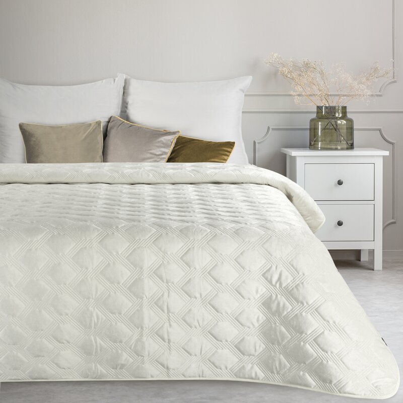 Aksominė lovatiesė “Sofia”5 cream įvairių dydžių